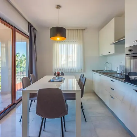 Apartman Ferienwohnung Fur 6 Personen Ca 60 Qm In Crikvenica, Kvarner Bucht Und Umgebung - B58530 *
